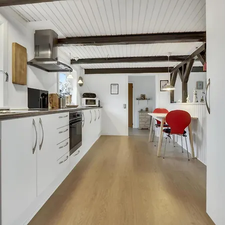 Year House Centrally Located In Harbooresj1083 Semesterbostad Harboør
