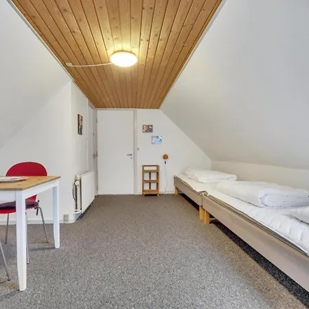 Year House Centrally Located In Harbooresj1083 *