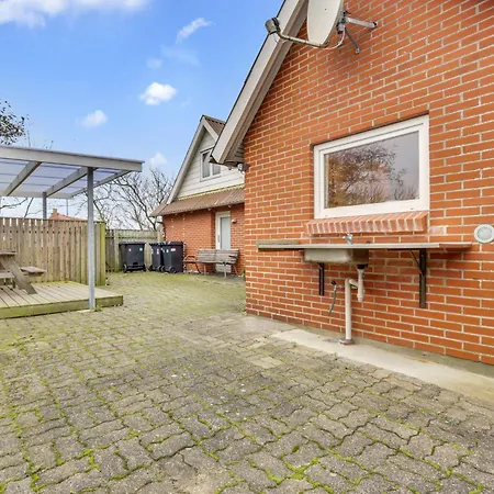 Year House Centrally Located In Harbooresj1083 Harboør